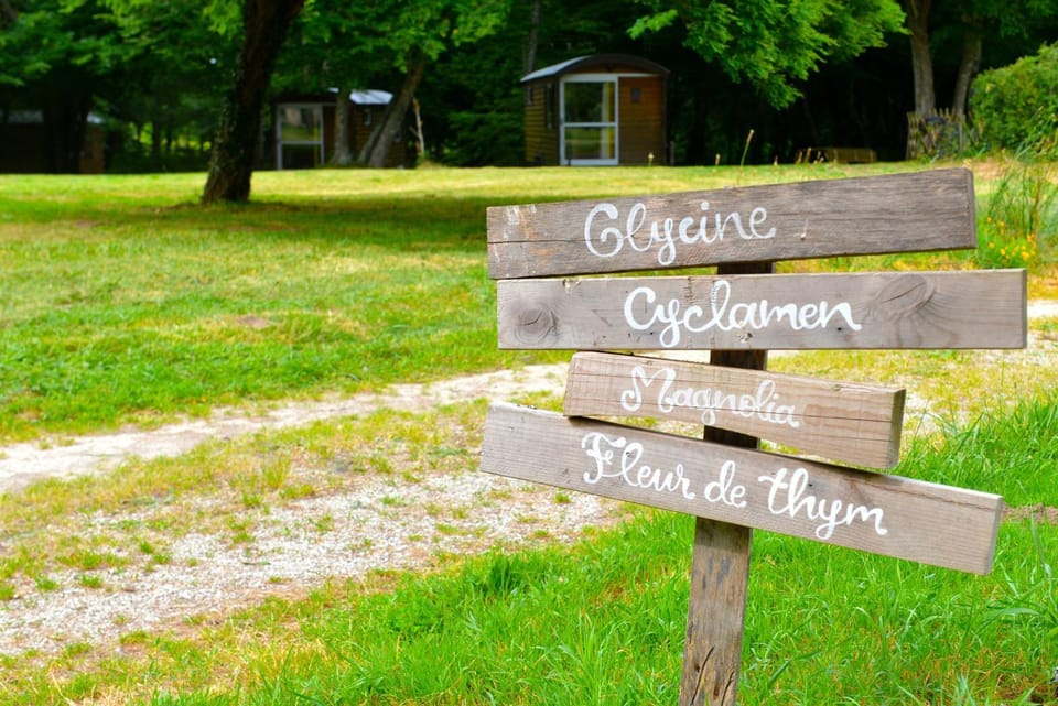 Property logo or sign, Garden, Decorative detail