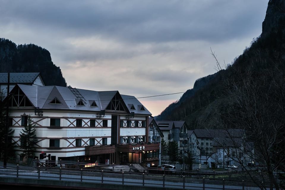 Property building, Facade/entrance, Neighbourhood, Mountain view, Sunset