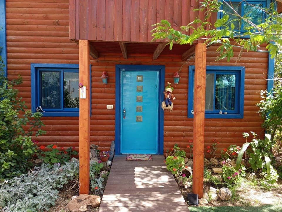 Property building, Facade/entrance, Day, Garden view