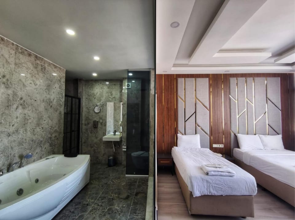Bed, Bathroom, Bath, towels