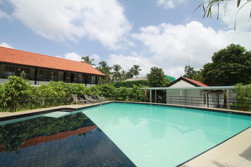 Swimming pool, Swimming pool