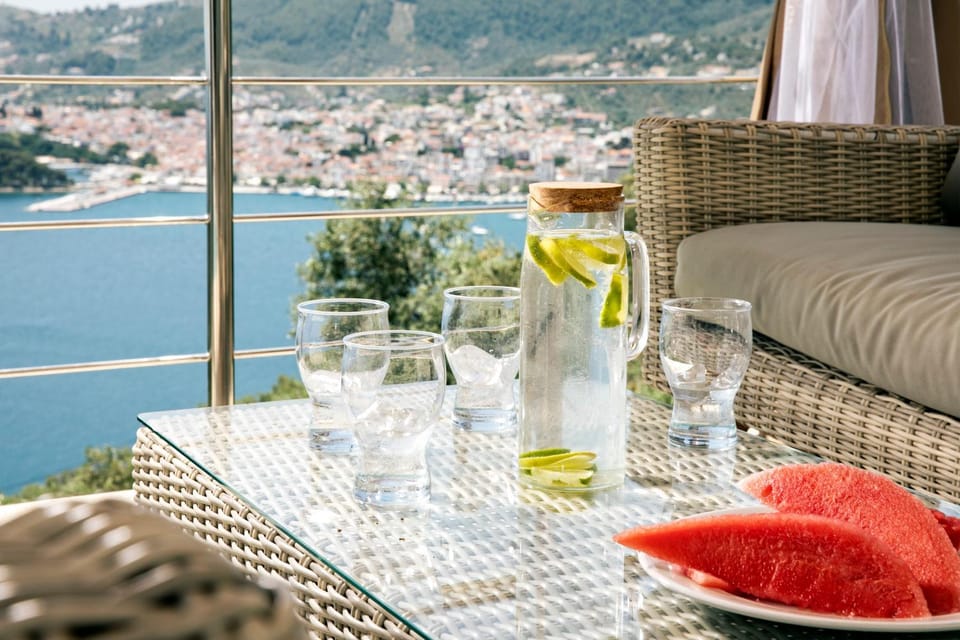 Patio, Coffee/tea facilities, Balcony/Terrace, Seating area, Drinks