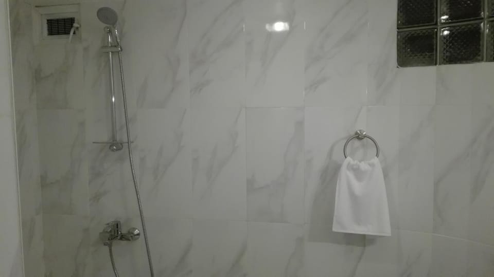 Bathroom, towels