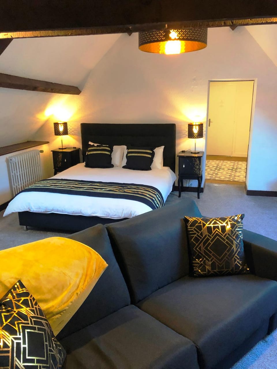 Bed, Living room, Seating area, Bedroom