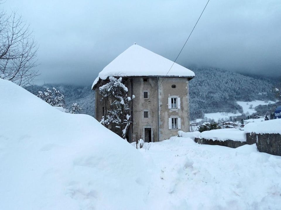 Facade/entrance, Winter