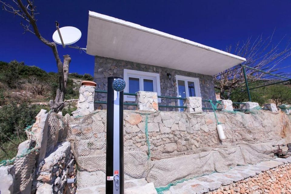 Shower, Property building