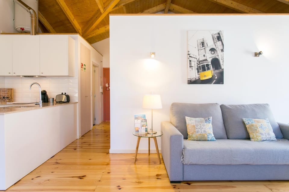Charming Santos Neighborhood, Walk to Time Out Market Apartment in Lisbon