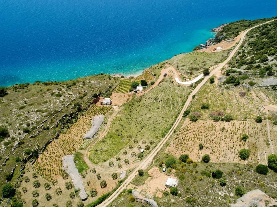 Neighbourhood, Natural landscape, Beach, Sea view