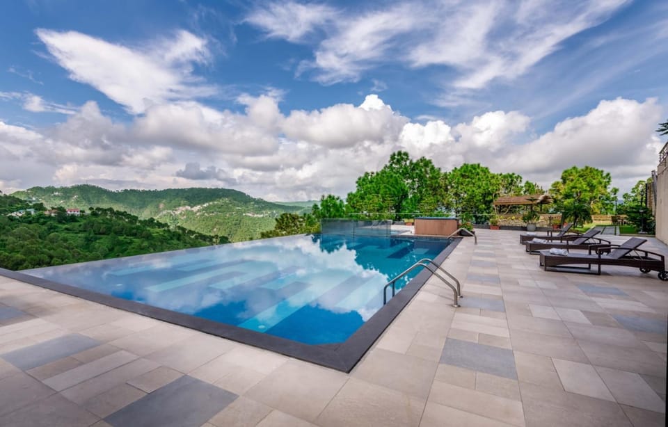 Pool view, Swimming pool
