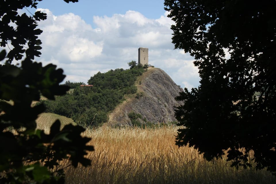 Nearby landmark, Natural landscape