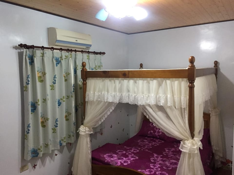 Bed, bunk bed