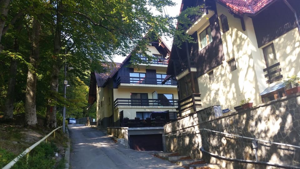 Property building, Facade/entrance, Neighbourhood