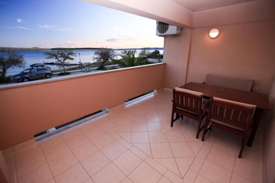Balcony/Terrace, Seating area, Garden view, Sea view