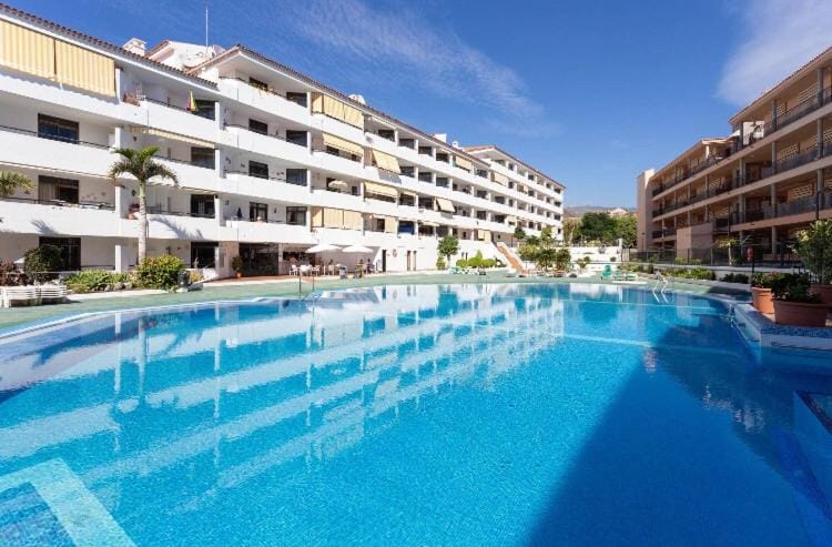 Property building, Swimming pool, Swimming pool