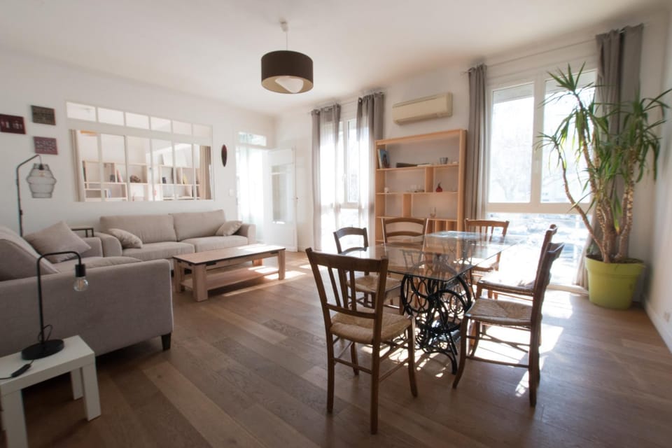Marcat - Clim - Patio Apartment in Arles