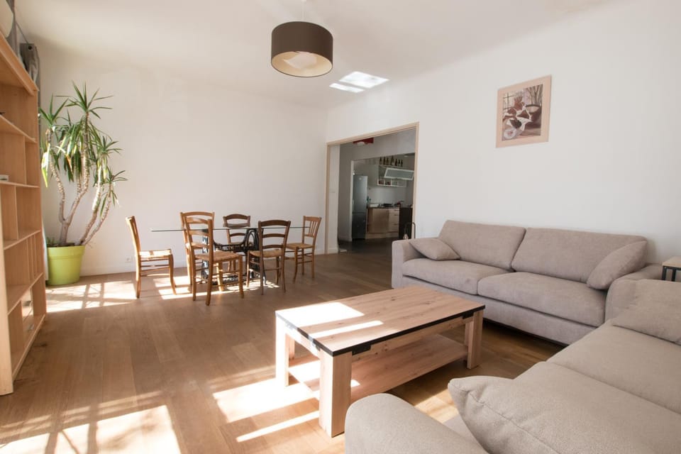 Marcat - Clim - Patio Apartment in Arles