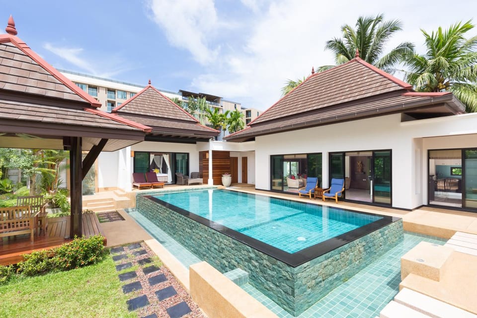 Shower, Toilet, Property building, Patio, BBQ facilities, Garden, Bathroom, TV and multimedia, Balcony/Terrace, Kitchen or kitchenette, Living room, Fitness centre/facilities, Seating area, Dining area, Bedroom, Garden view, Mountain view, Pool view, Area and facilities, Swimming pool