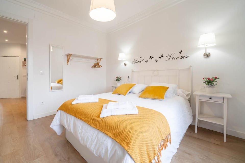 Bed, Bedroom