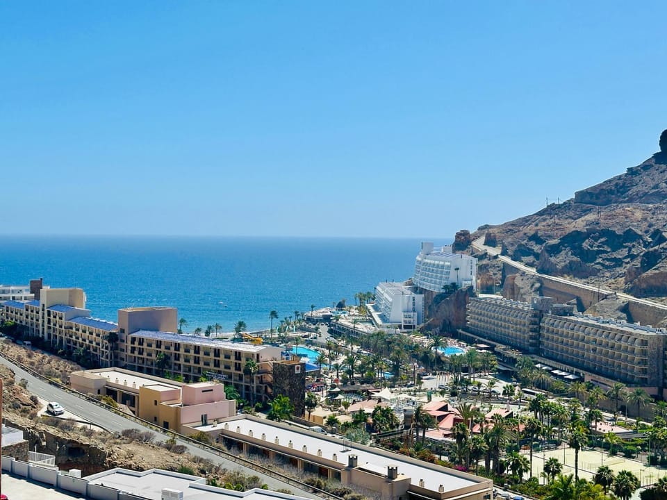 Nearby landmark, City view, Sea view