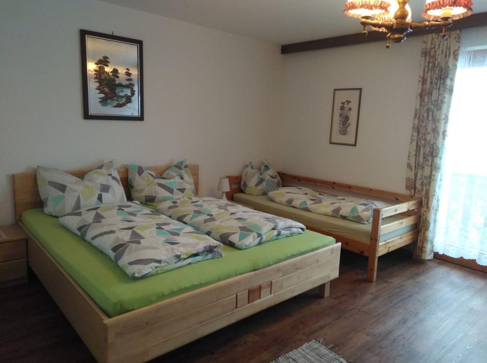 Bed, Photo of the whole room, Bedroom, Family