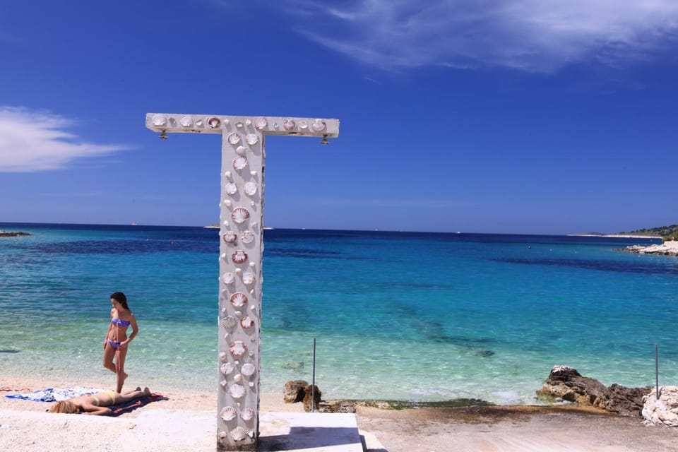 Neighbourhood, Summer, Beach