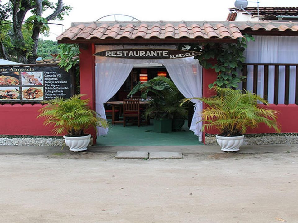 Property building, Restaurant/places to eat