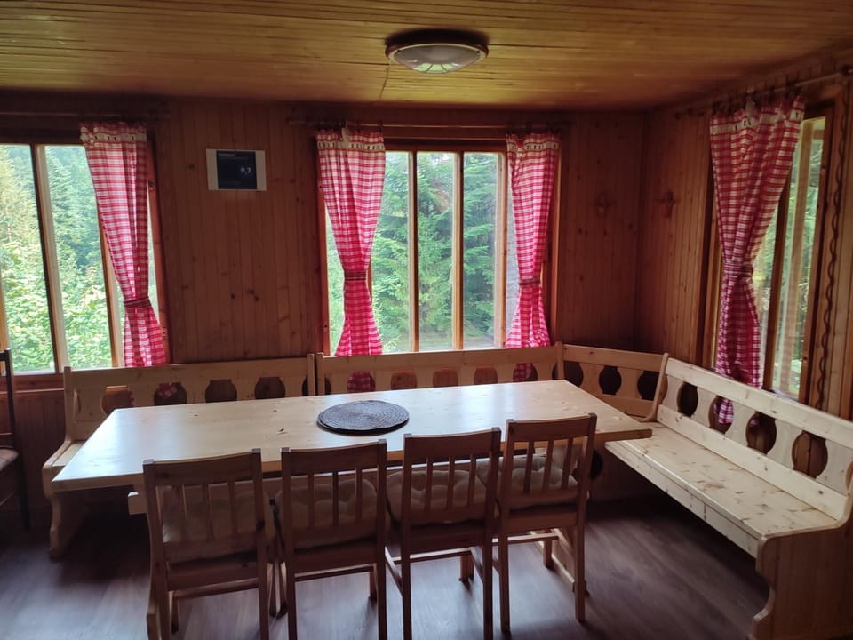 Property building, Communal lounge/ TV room, TV and multimedia, Seating area