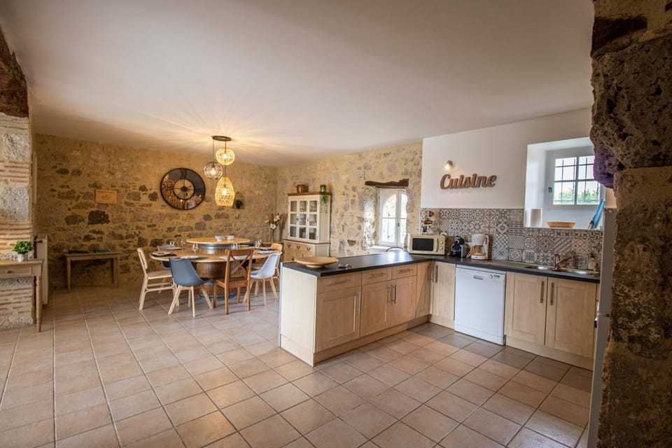 Lunch, kitchen