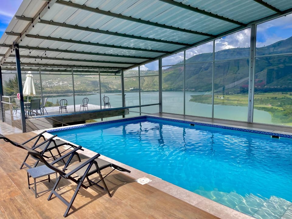 Lake view, Swimming pool