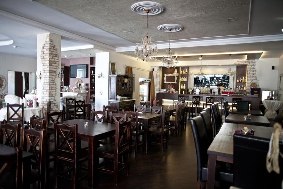 Restaurant/places to eat