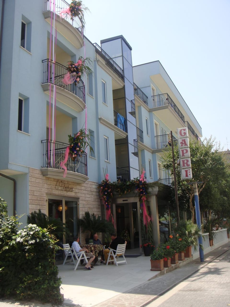 Facade/entrance