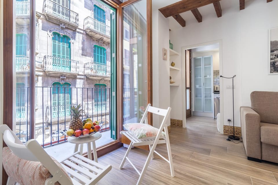 View (from property/room), Balcony/Terrace, Living room, Seating area, Dining area