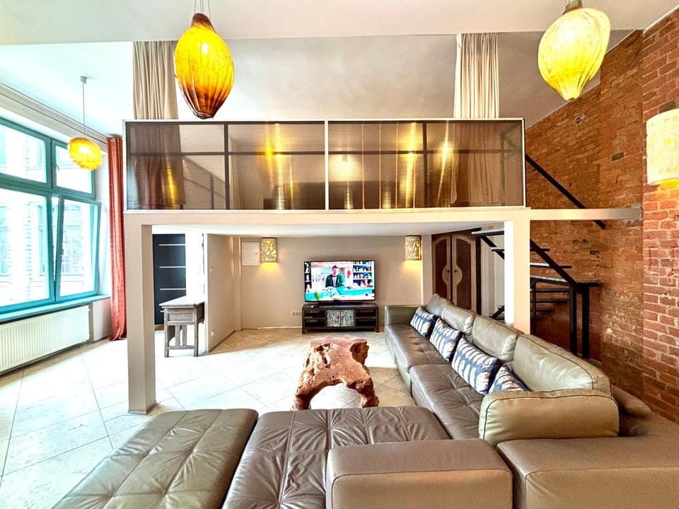 Living room, Seating area, air conditioner