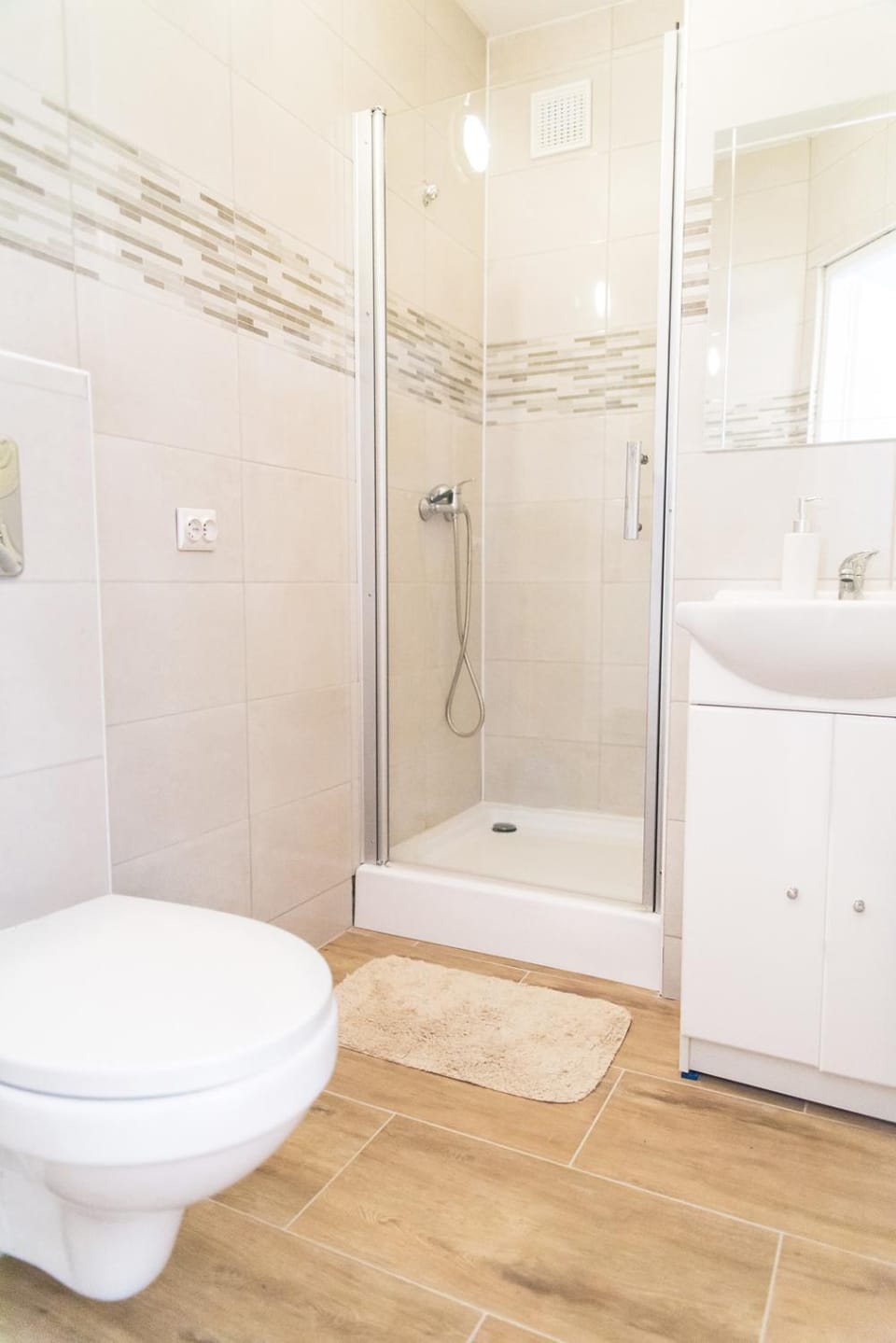 Shower, Toilet, Bathroom, Photo of the whole room