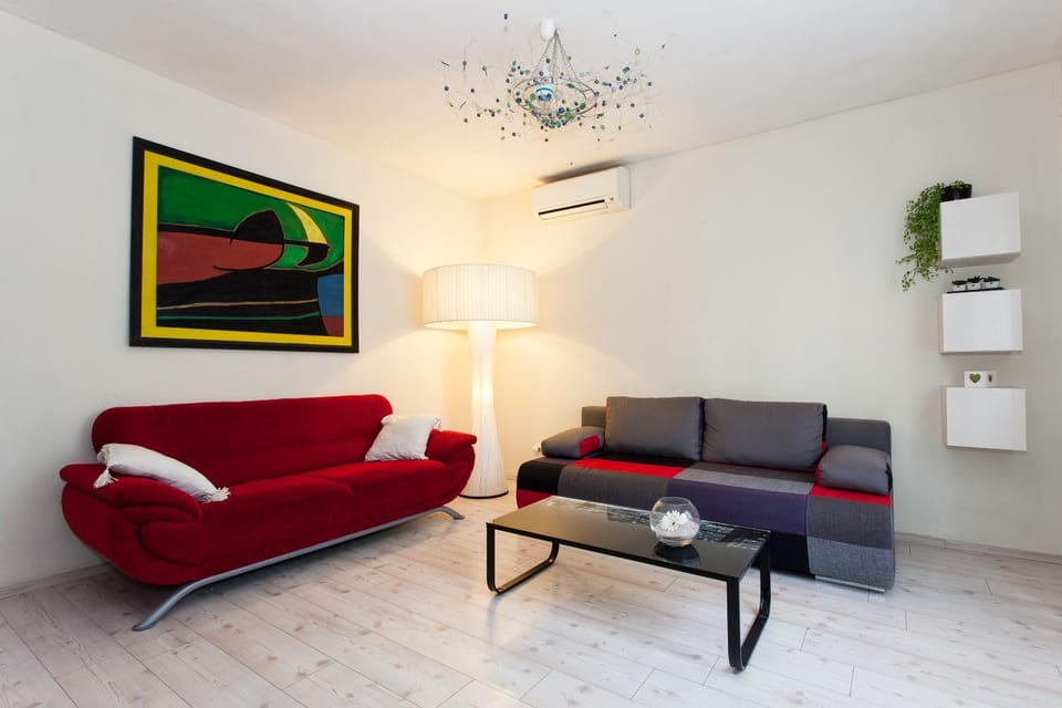 Living room, Photo of the whole room, Seating area