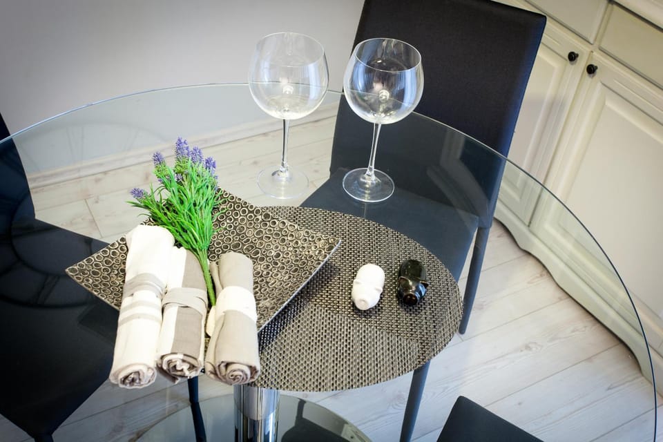 Food and drinks, Dining area