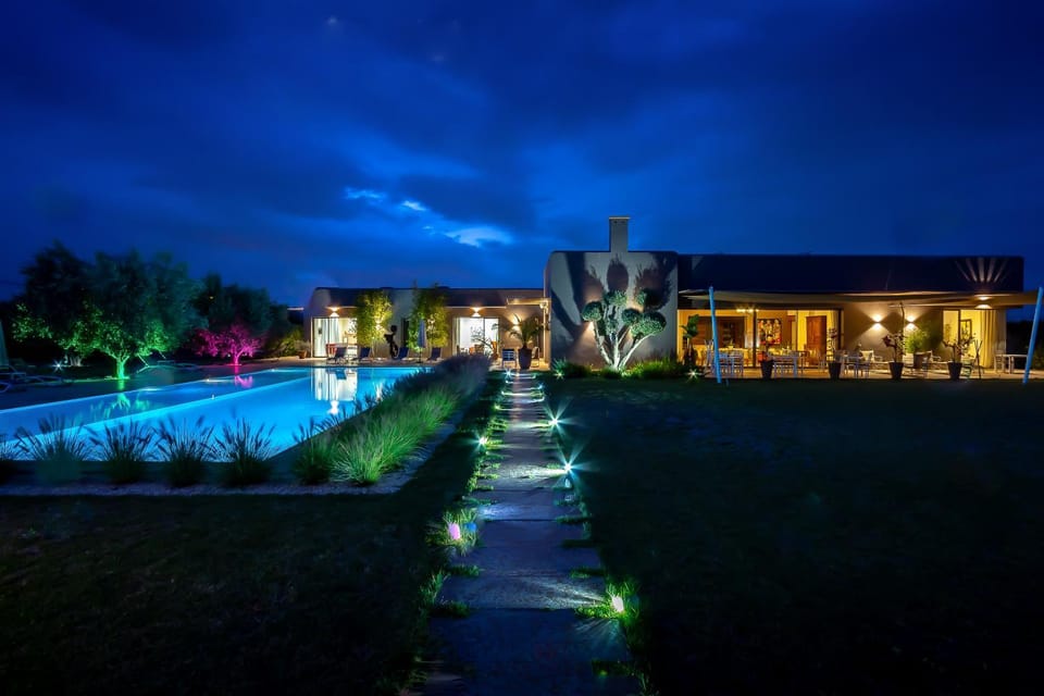 Property building, Garden, Swimming pool
