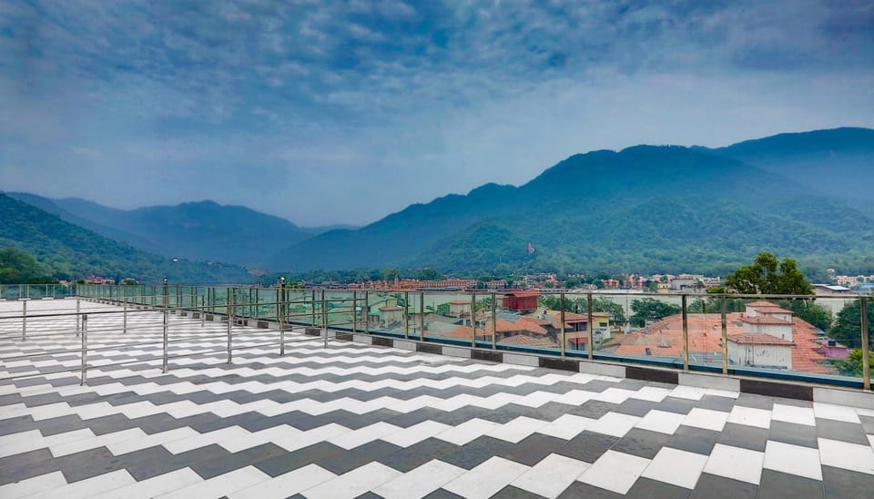 Nearby landmark, Day, Natural landscape, Balcony/Terrace, Mountain view