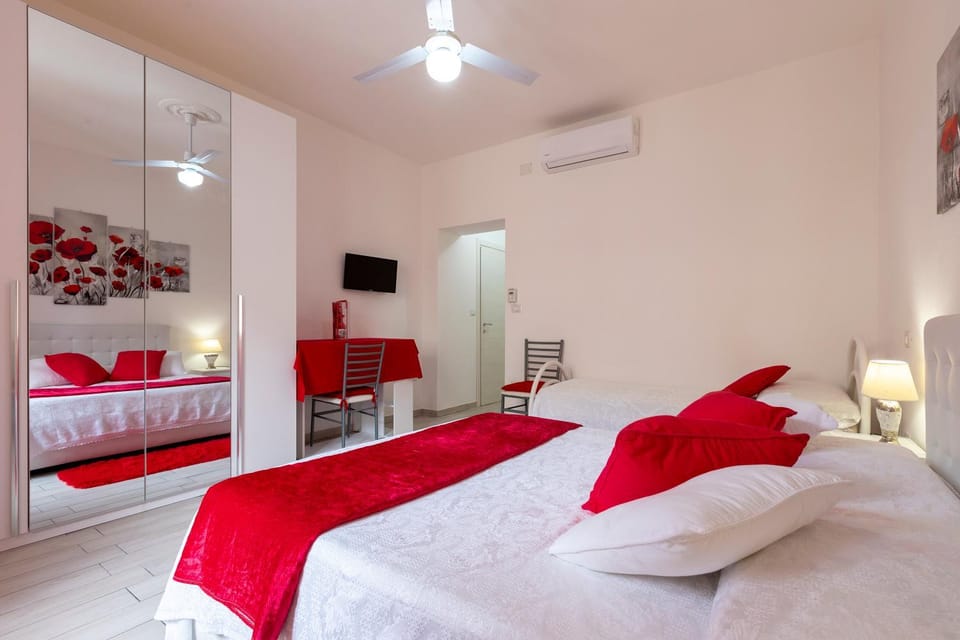 Jadianas Guest House Bed and Breakfast in Alghero
