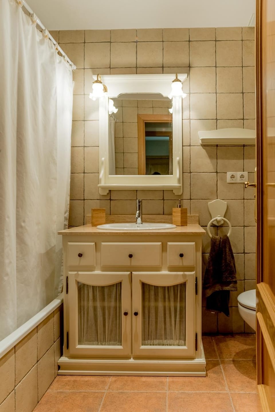 Bathroom, Photo of the whole room