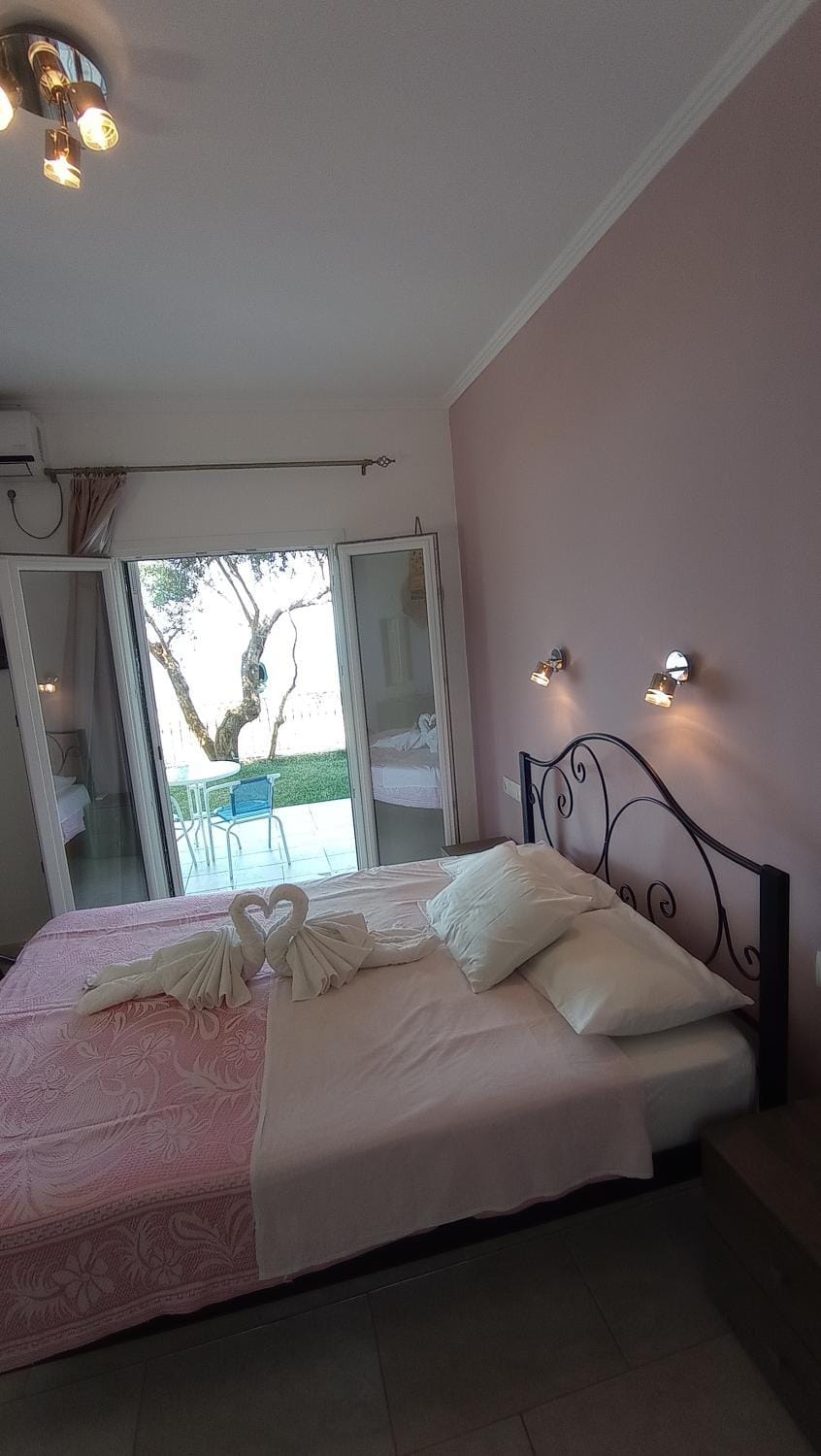 South Side Bed and Breakfast in Peloponnese, Western Greece and the Ionian