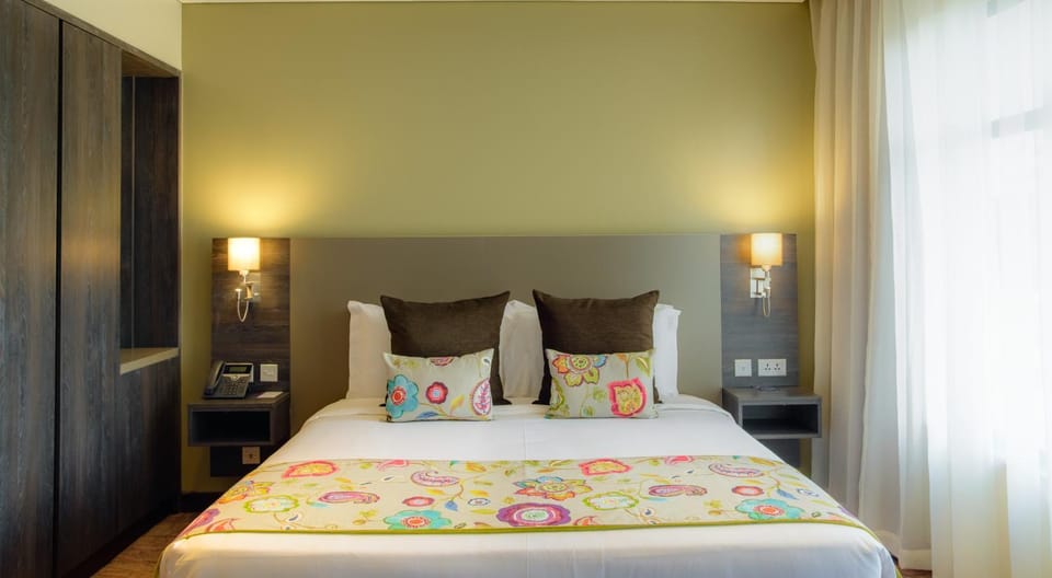 Bed, Bedroom, safe, wardrobe, air conditioner
