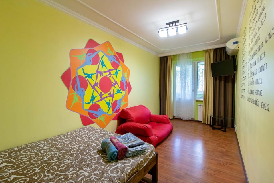 Bed, TV and multimedia, Living room, Bedroom, towels, air conditioner