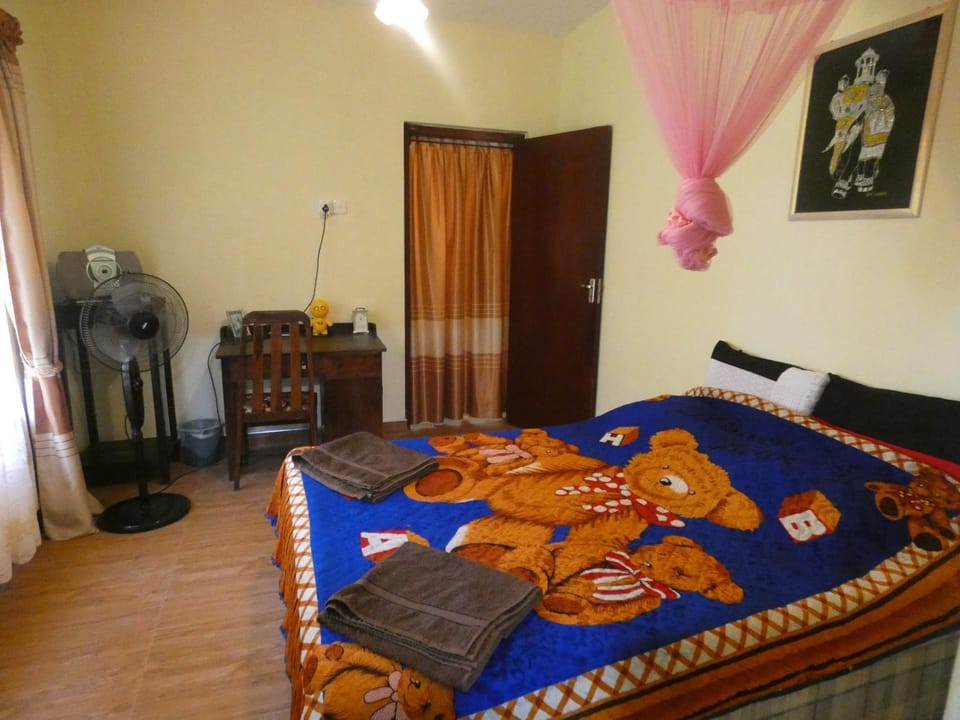 Bed, Other, Photo of the whole room, Bedroom