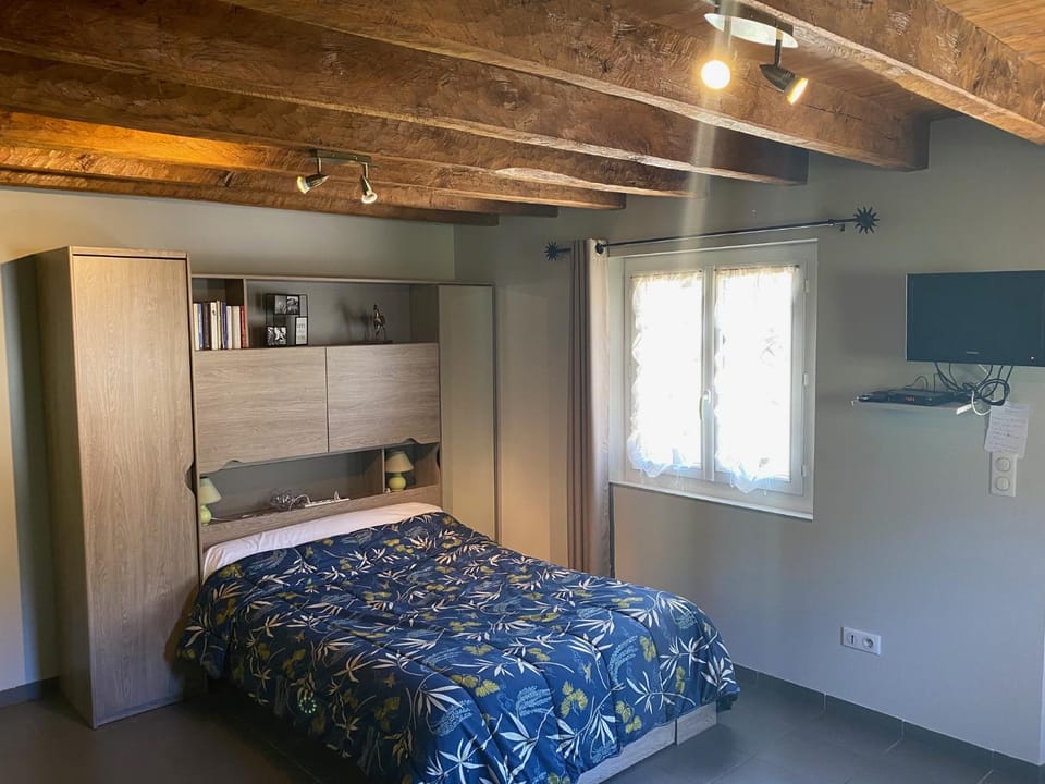 Bed, storage, storage