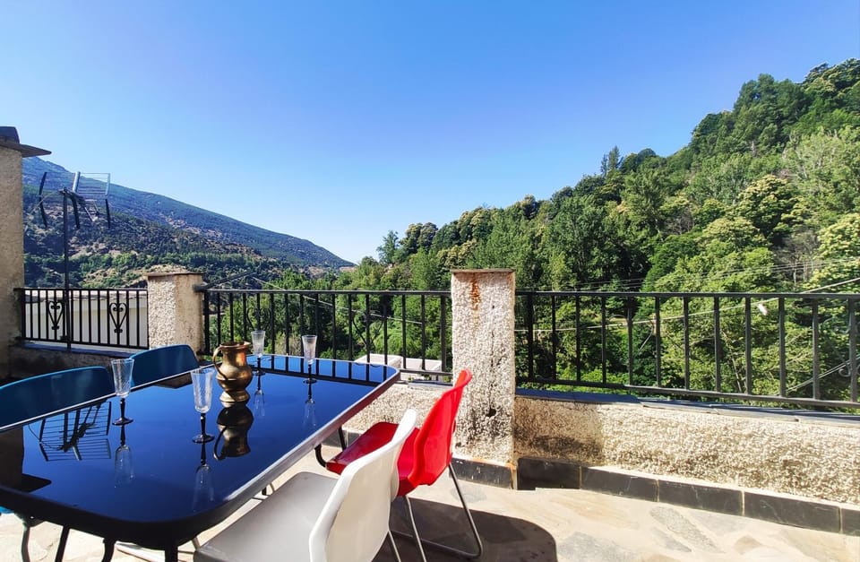 Balcony/Terrace, Mountain view