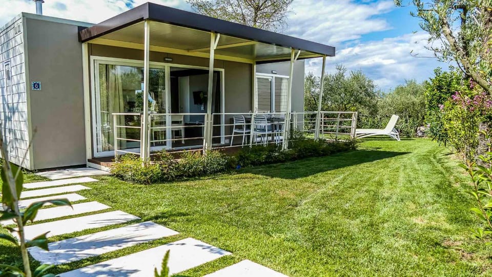 Patio, Facade/entrance, Garden