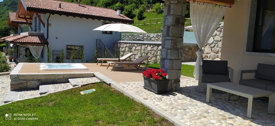 Rocca d'Anfo B&B-Apartments Lake View Apartment in Idro