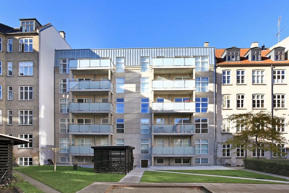 CPH Lux apartm, 2 FULL BATHROOMS 2th Apartment in Frederiksberg