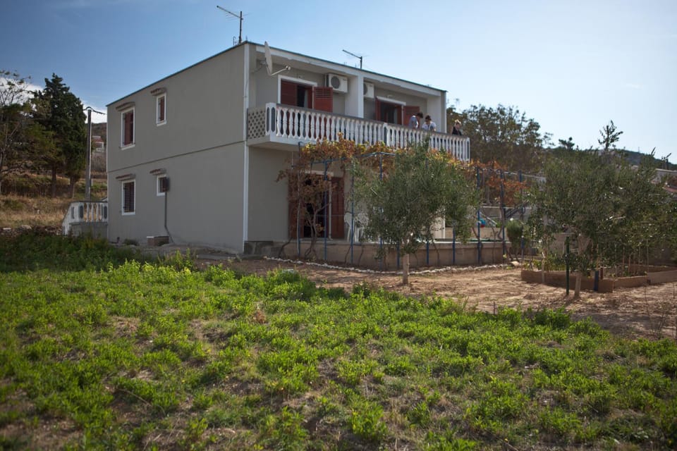 Property building, Neighbourhood, Natural landscape, Garden